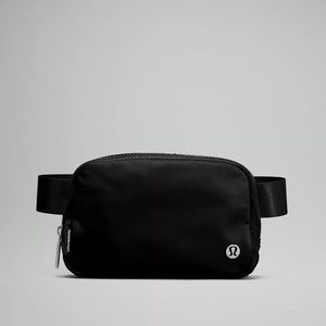 Lululemon Everywhere Belt Bag Black